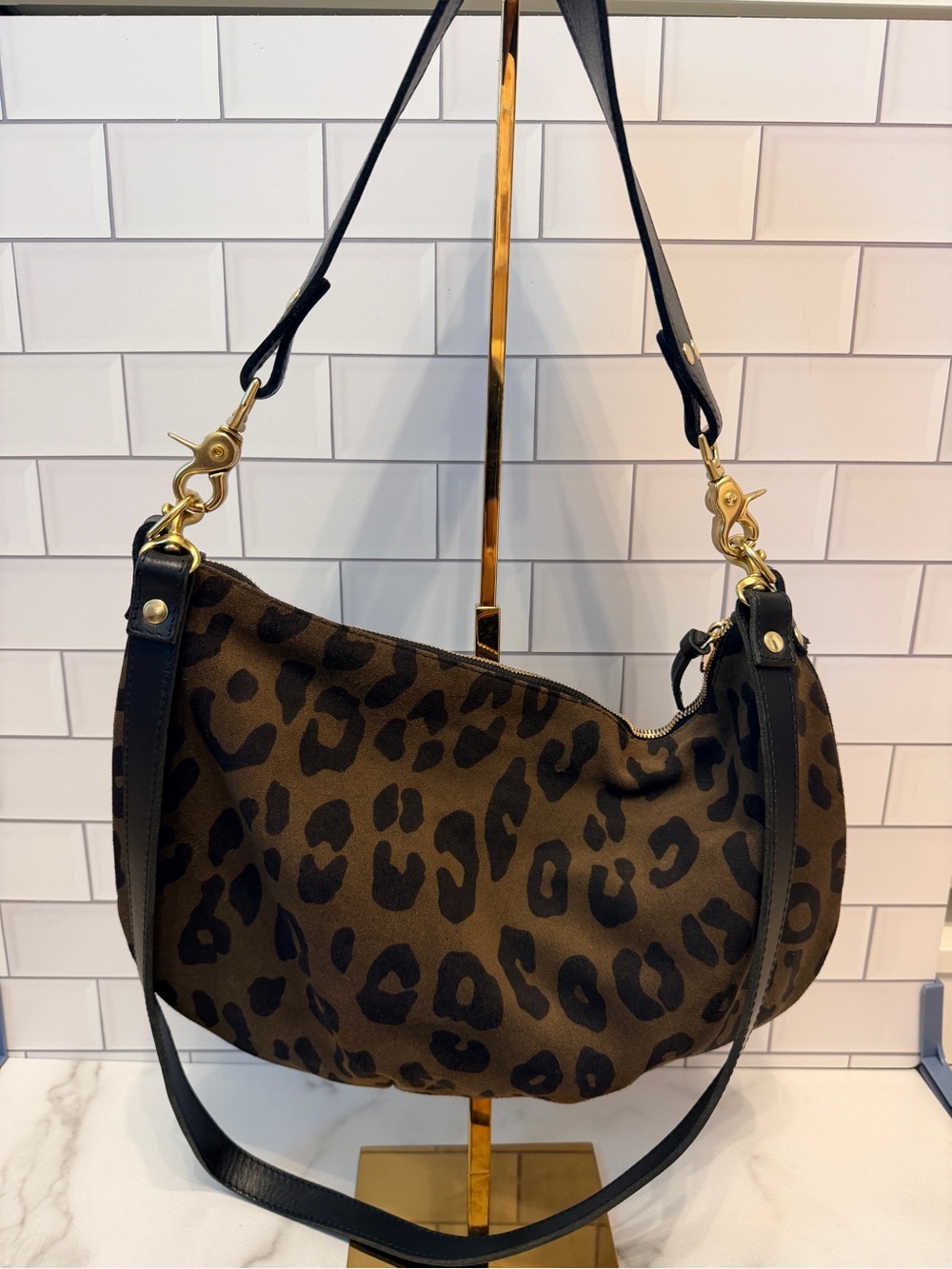 Clare V Moyen Messenger in Cocoa Pablo Cat